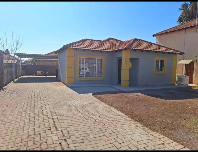 3 BEDROOM PROPERTY TO RENT IN ROSSLYN